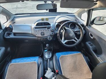 нехия 1: Honda Fit: 2009 г., 1.3 л, Вариатор, Бензин, Хэтчбэк