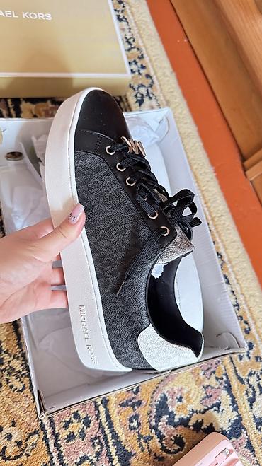 кеды майкл корс: Кроссовки, 41, Michael Kors, Новый, цвет - Черный, Платная доставка, Самовывоз — 4