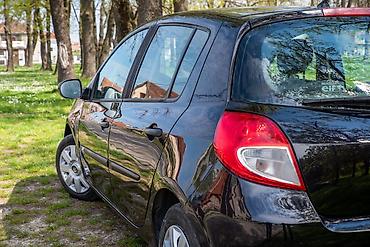 Renault: Renault Clio III – crni, 5 vrata, hečbek - Motor: benzinski — 5