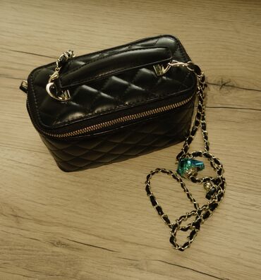 черная удлиненная куртка: 👜 Классика, которая никогда не выйдет из моды! Подчеркнет любой ваш