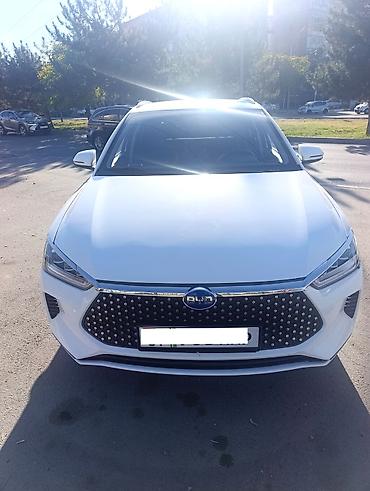 dongfeng aeolus e70 2022: BYD E2: 2021 г., Гибрид, Кроссовер — 1