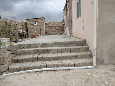 pirsagida heyet evleri: Sabunçu qəs. 4 otaqlı, 100 kv. m, Orta təmir