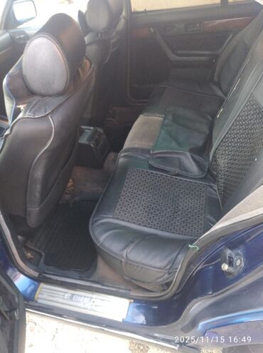 BMW: Интерьер автомобиля BMW (серия E34), седан. Описание: - Салон в — 4