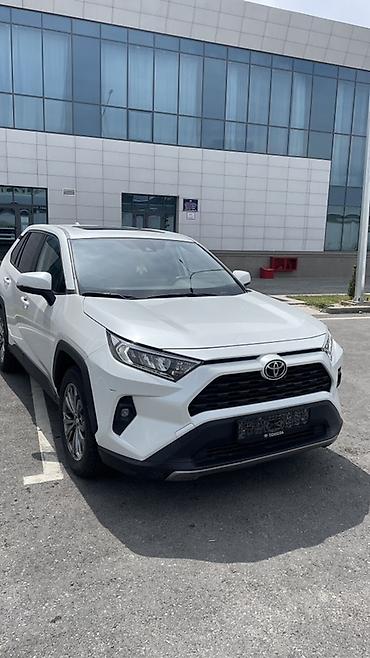 sprinter 4 4: Toyota RAV4: 2024 г., 2 л, Бензин, Кроссовер — 2