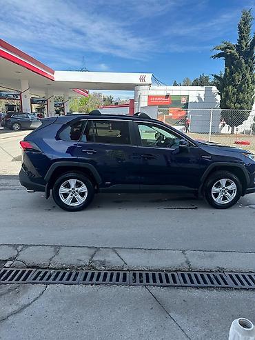 100: Toyota RAV4: 2021 г., 2.5 л, Вариатор, Гибрид, Кроссовер — 4