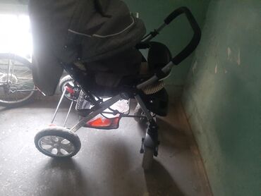 детская коляска фирмы chicco: Коляска, цвет - Коричневый, Б/у