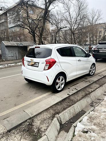 Chevrolet: Chevrolet Spark: 2015 г., 1 л, Вариатор, Бензин, Хэтчбэк — 10