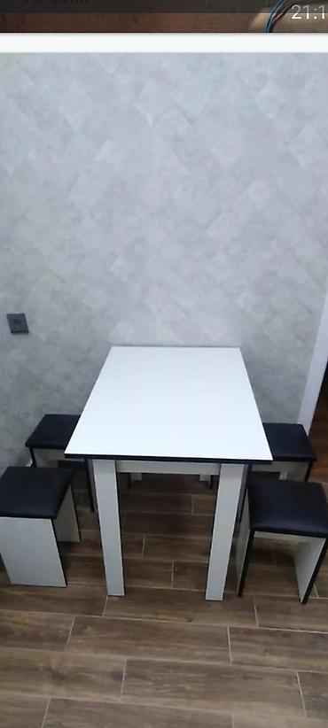 qədimi stul: Mətbəx üçün kompakt masa və 4 taburet dəsti - Dəst tərkibi: 1 ədəd — 1
