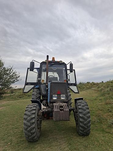 saatlıda sadığ traktor: Belarus 892.2 il 2015 motor karopka ideal kotanla birlikdə 14luk 21000 — 1