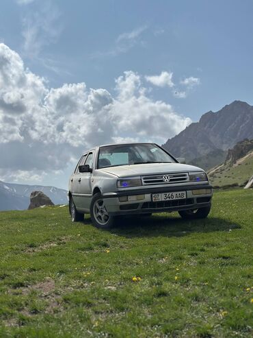 Volkswagen: Volkswagen Vento: 1993 г., 1.8 л, Механика, Бензин, Седан — 8
