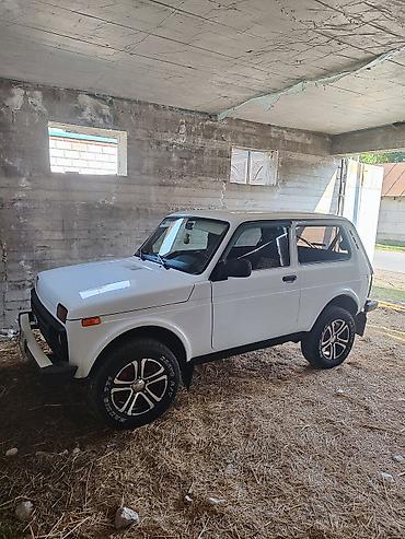 ВАЗ (ЛАДА) 4x4 Niva: 2015 г., 1.7 л, Кол менен иштөөчү, Бензин, Жол тандабас — 3