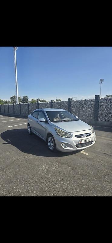 Hyundai Solaris: 2012 г., Автомат, Седан