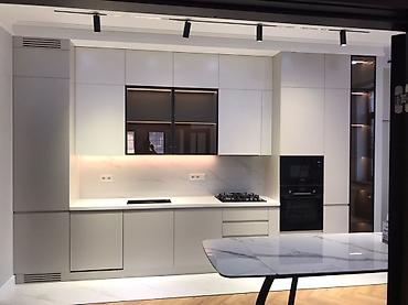 silver kitchen: Современные кухонные гарнитуры и мебель для прихожей на заказ. - — 1