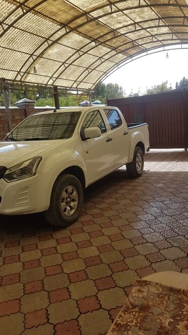 Isuzu: Isuzu : 2019 г., 3 л, Механика, Дизель, Пикап