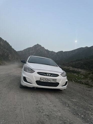 самая деловая машина: Hyundai Solaris: 2012 г., 1.4 л, Механика, Бензин, Седан