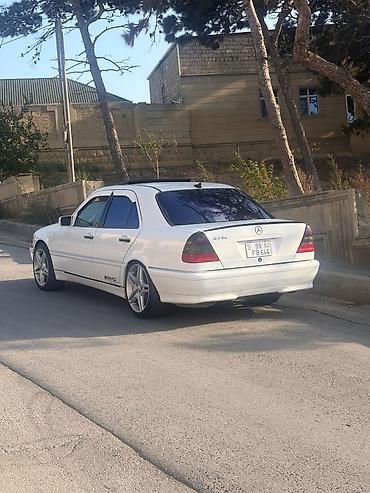 honda civic abs: Mercedes-Benz C 230: 2.3 l | 1999 il Sedan — 8