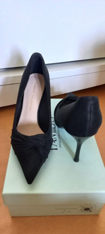 Tuflilər: Cemi 2 defe geyinilibdir iclasa. Tamido Collection qadın tuflisi -