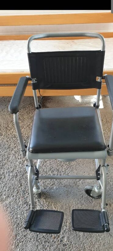 fotelja za invalide: Princeza invalidska kolica iz Švajcarske, pogodna za toalet i