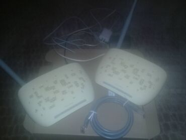 wifi router kabel: 2 eded router islek vexyetde.ustunde kabel,yusbi.tele