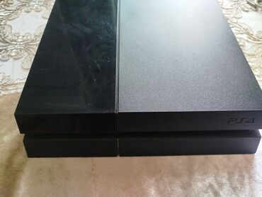 PS4 (Sony Playstation 4): Sony PlayStation 4 (PS4) — komplekt - Model: PS4 (orijinal “Fat” — 2