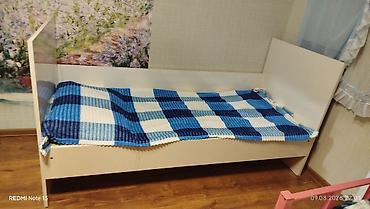 matras satilir: Birnəfərlik taxta çarpayı - Rəng: açıq krem/boz - Material — 1