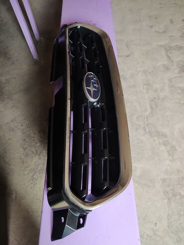 багаж субару: Решетка радиатора Subaru 2004 г., Б/у, Оригинал, Китай