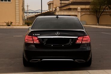 Mercedes-Benz: Mercedes-Benz E 200: 2 l | 2013 il Sedan — 7