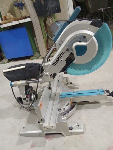 Makita uqlarez künc kesen dezgah
Az işıenib tezeden secilmir
