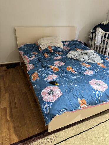детская кровать для девочке: Двуспальная Кровать, Б/у
