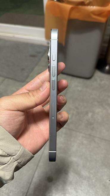 Apple iPhone: Экран кичине царапин бар Без коробки Бугун келди Кореядан iPhone 16 — 8