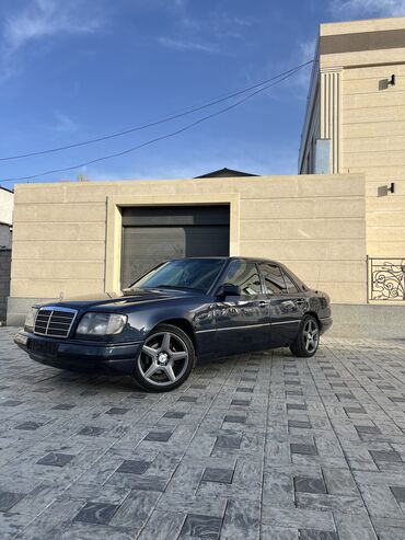Mercedes-Benz: Mercedes-Benz E 220: 1995 г., 2.2 л, Автомат, Бензин, Седан