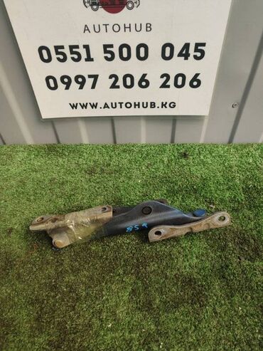 Другие автозапчасти: Петля капота Subaru Impreza GG3 EJ 1.5 2005 (б/у) КУЗОВНЫЕ ДЕТАЛИ -
