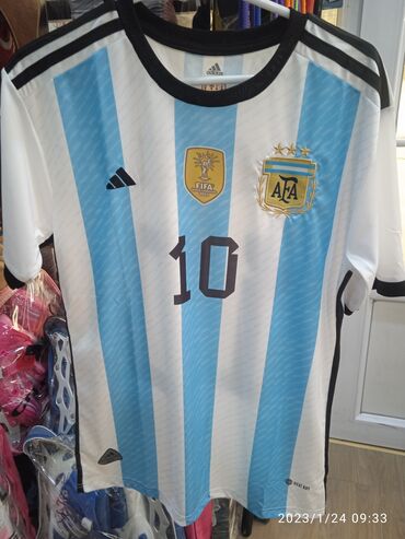 İdman formaları: Futbol ücün geyim- ;/komanda formaları./qiyməti 35 AZN.(metro — 5