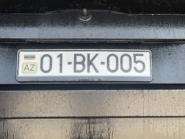 турбаза автомобиль: Satılır: Azərbaycan dövlət nömrə nişanı 01-BK-005 Xüsusiyyətlər: - — 3