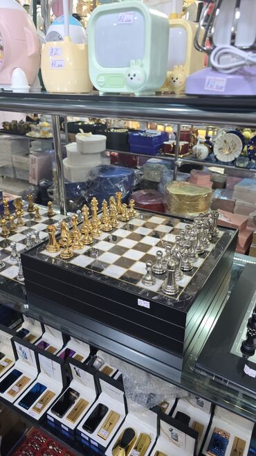 Futlyarlar, çexollar: Sahmatlar.muxtelif.
 yenidir.qiymetler ferqlıdir — 14