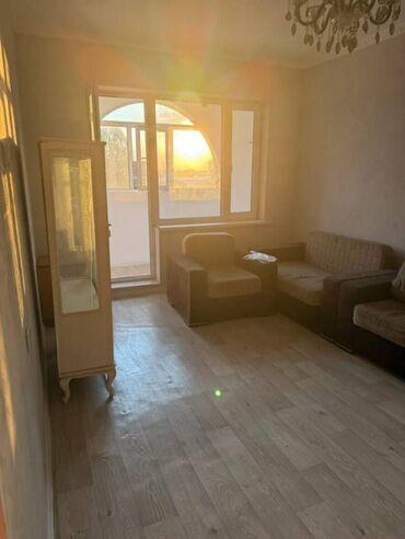 срочно сдаётся квартира: 3 комнаты, 67 м², 105 серия, 5 этаж
