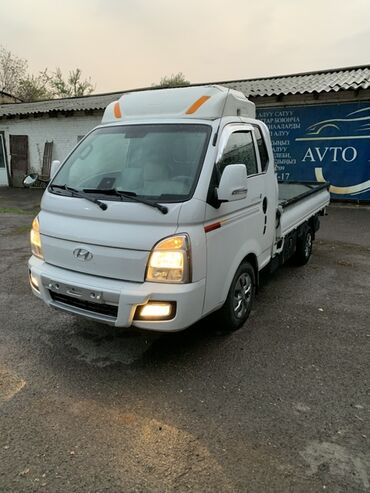 бампер на хундай соната: Легкий грузовик, Hyundai, Стандарт, 1,5 т, Б/у