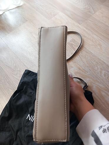 bata torba: Nine West bukvalno nova torba prelep model,aktuelne boje,dimenzija — 4