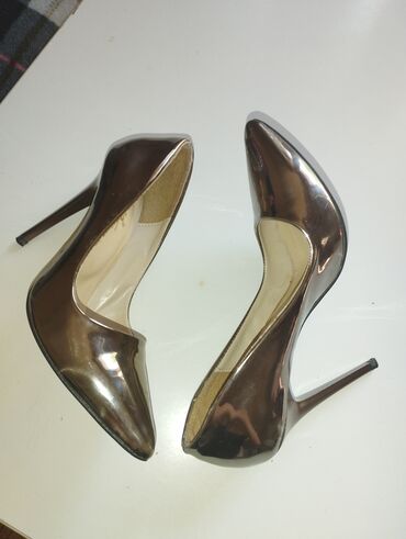 srebrna haljina kakve cipele: Salonke, Paar, 37