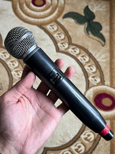 беспроводной микрофон для караоке: Mikrafon Sadece Ozu Satilir. Aparati Yoxdur. Aparati Tapib Isletmek
