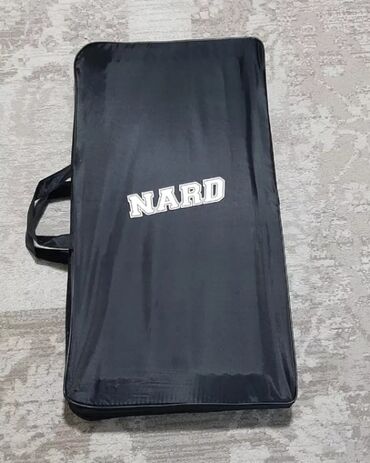 Nərdlər: Bu, təbii ağacdan hazırlanmış, əl işi nard taxtasıdır. Taxtanın səthi -da lalafo.az — 3 Nərdlər: Bu, təbii ağacdan hazırlanmış, əl işi nard taxtasıdır. Taxtanın səthi — 3