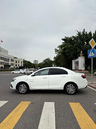 Geely: Geely Emgrand: 2018 г., Электромобиль, Седан — 7