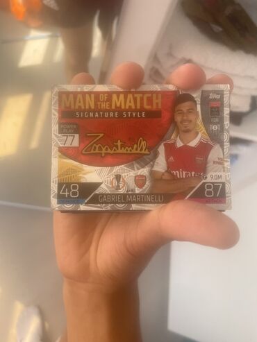Статуэтки: Gabriel Martinelli imzalı Topps Match Attax Kartın üzərində UEFA