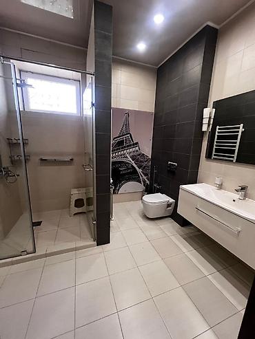 Долгосрочная аренда домов: 350 м², 6 комнат — 2