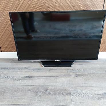 телевизоры маленькие: Телевизор TCL на подставке, диагональ около 90-52см. Тонкие рамки — 2