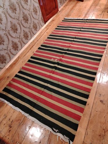 şaxta baba şekli: Qədim kilim 
Əl ilə toxunub 
İşlənib