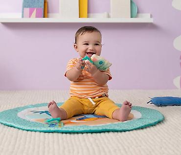 zar odeca: KIDS II Disney Baby podloga za igru – Stitch “Party in Paradise” — 4