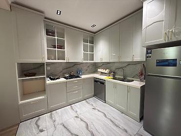 Yeni tikili: İcarəyə verilir 3 otaqlı yeni tikili 110 m², Nərimanov r. Kateqoriya — 12
