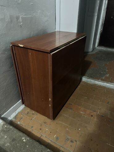 длинный стол: Стол в хорошем состоянии отдам за 2000 сом