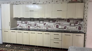 одеяло продаю: Ашкана гарнитуру, Колдонулган, түсү - Саргыч боз, МДФ, Өзү алып кетүү, Акылуу жеткирүү